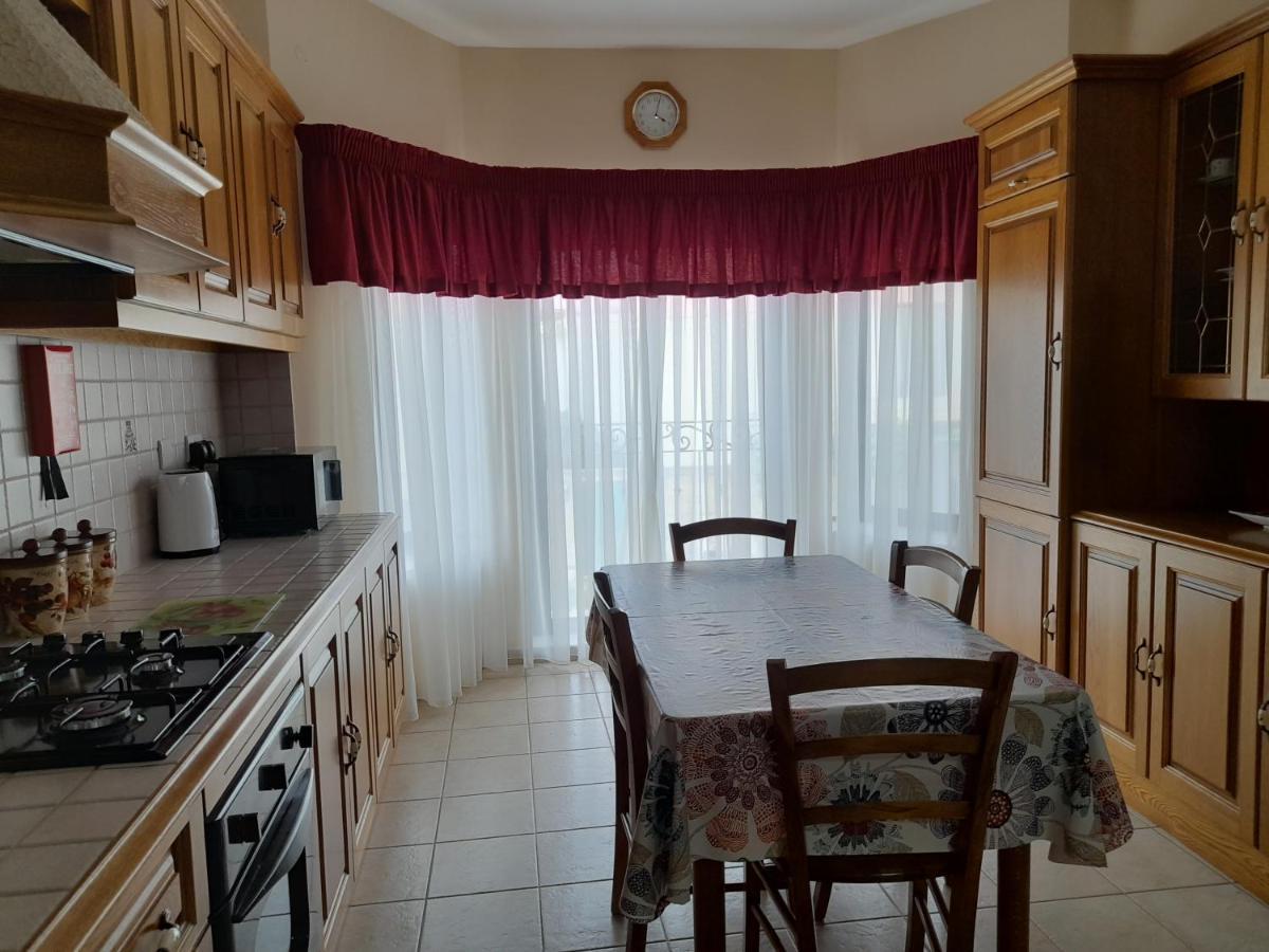 Silver Shadow Holiday Maisonette 마르사실로크 외부 사진